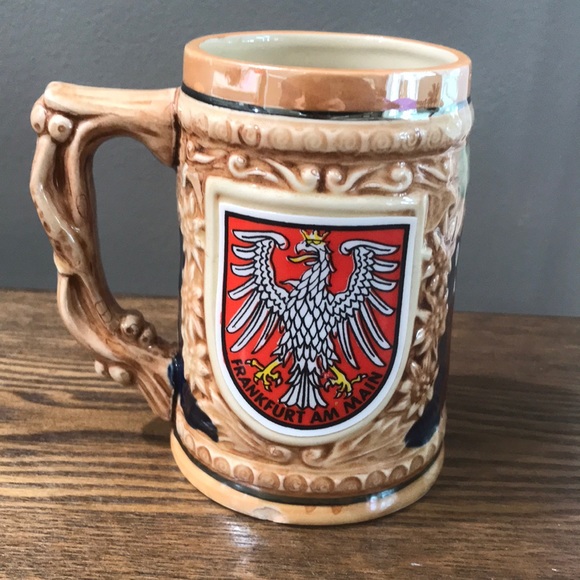 German stein beer mug FRANKFURT AM MAIN ( has a small chip near bottom) - Picture 1 of 9